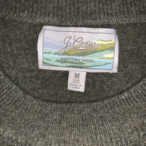 J Crew mens scottish wool olive green sweater! - Picture 2 of 3